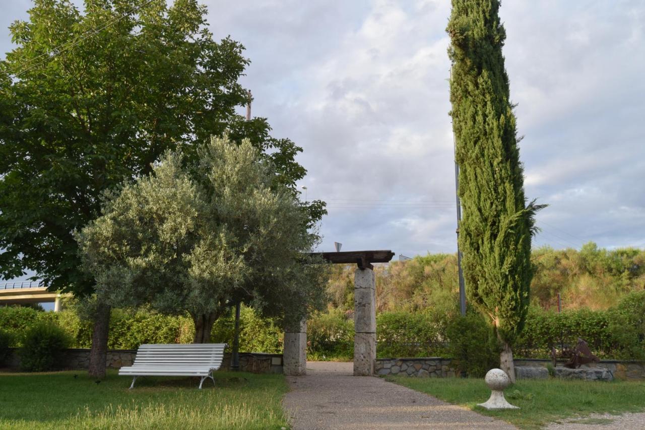 Hotel Las Casitas Del Jardin Tudela de Duero Екстериор снимка